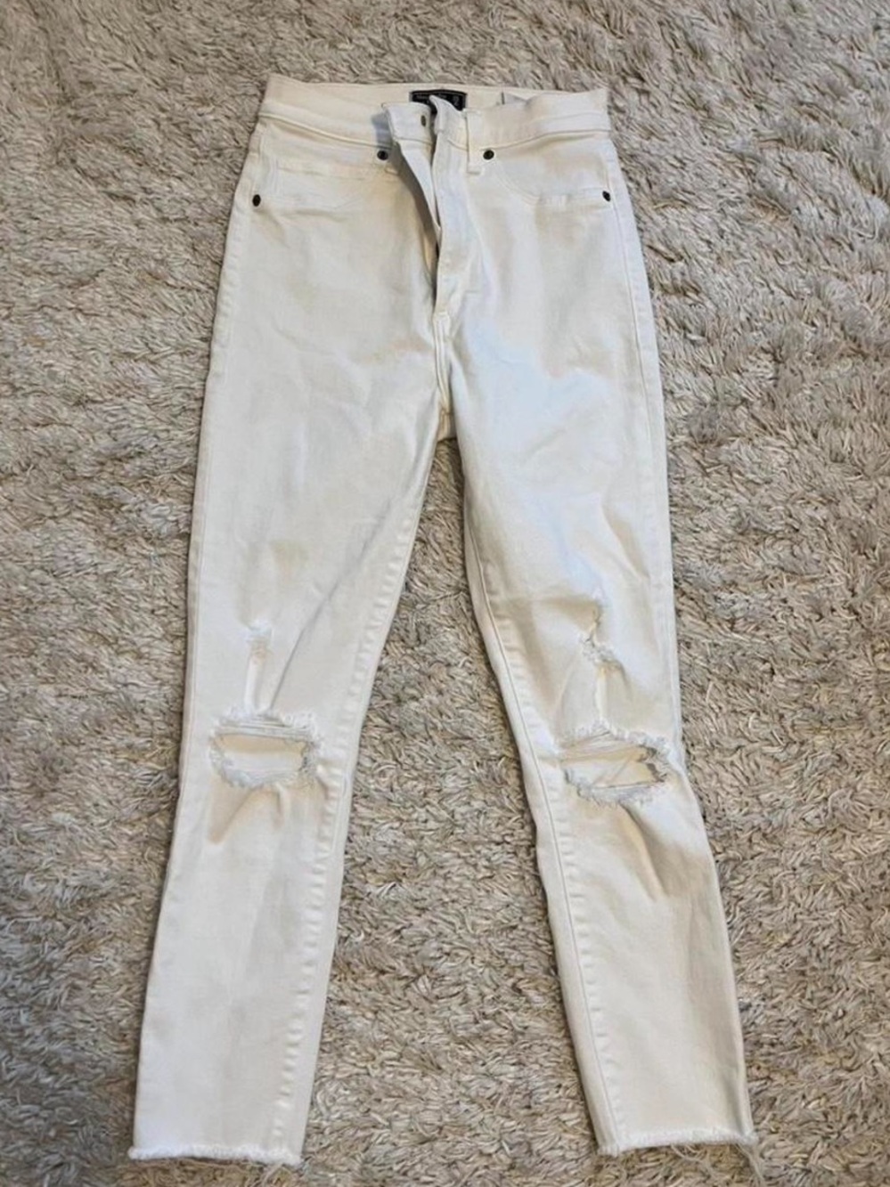 Abercrombie & Fitch White ultra high rise Distressed ankle Skinny Jeans